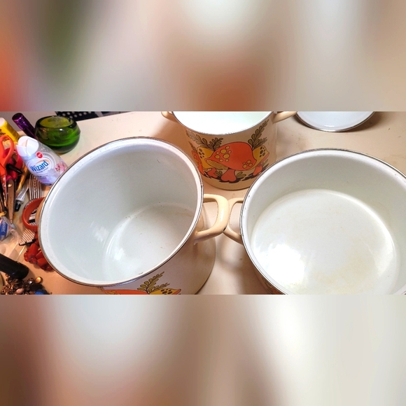 6 pc 70s MERRY MUSHROOM COOKING POTS W LIDS Dutch oven, large & med stock POTS - Picture 2 of 9